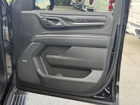 Used 2022 GMC Yukon Denali w/ Denali Premium Package RWD image 35