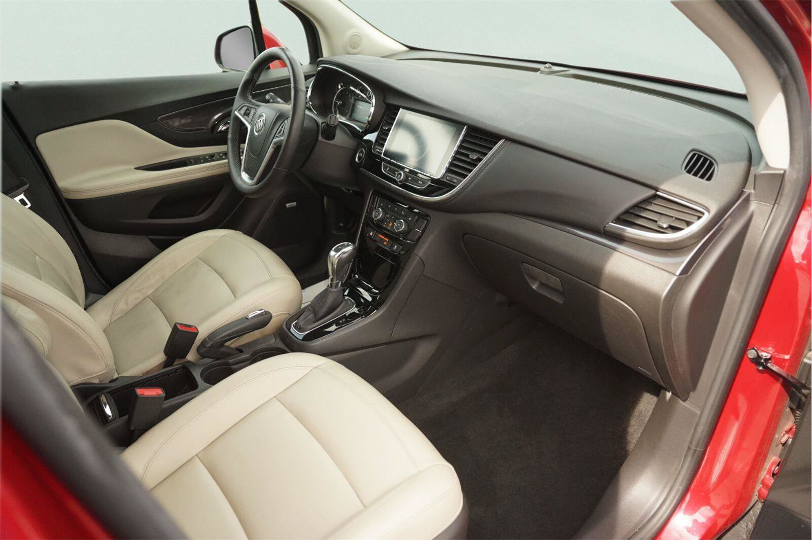 Used 2019 Buick Encore Essence FWD image 17