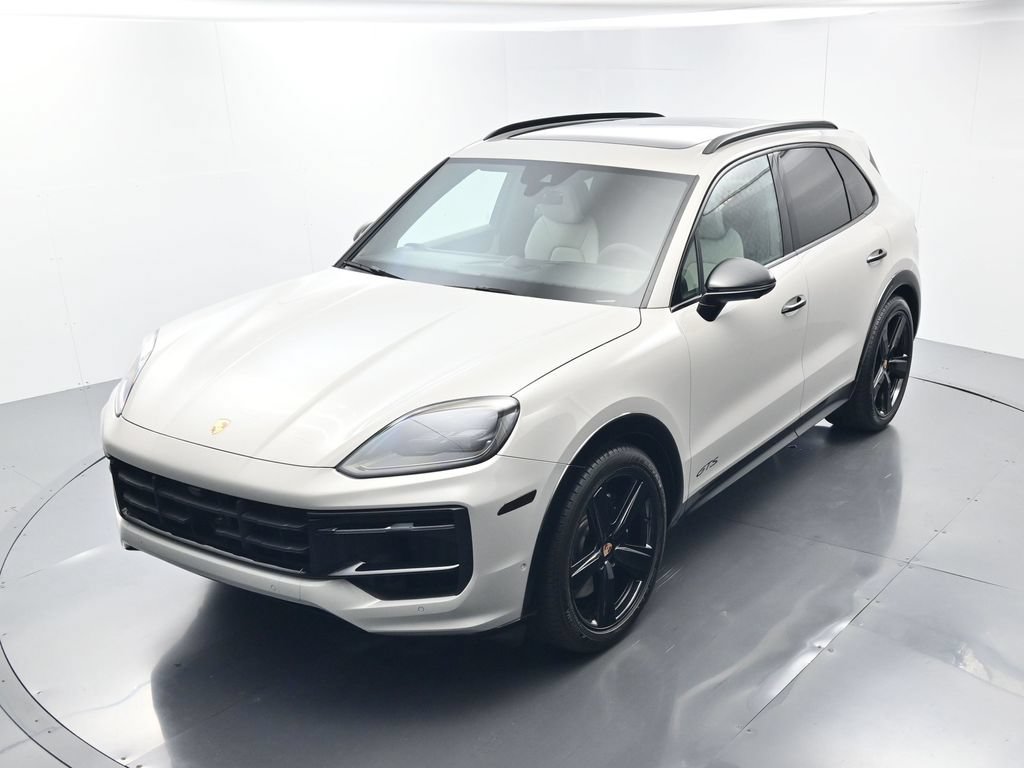 Certified 2026 Porsche Cayenne GTS AWD/4WD image 33