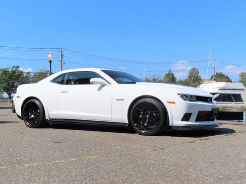 Used 2015 Chevrolet Camaro Z/28 RWD image 8