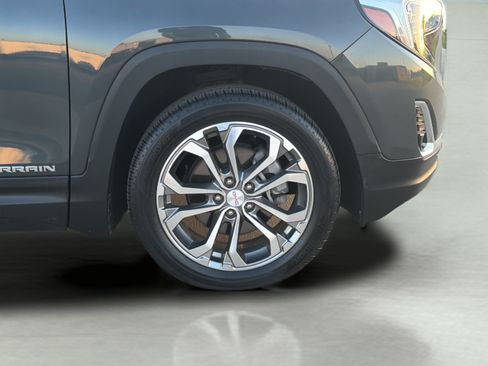 Used 2018 GMC Terrain SLT w/ Preferred Package FWD image 17