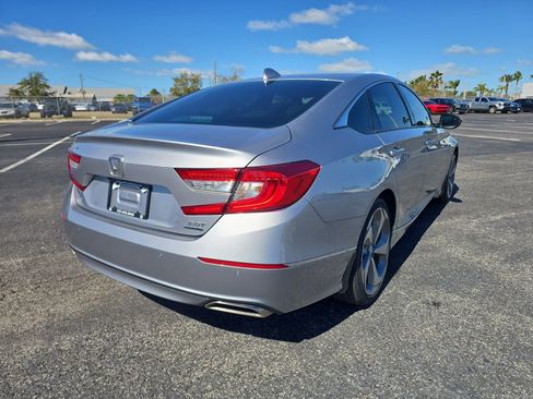Used 2020 Honda Accord Touring image 3