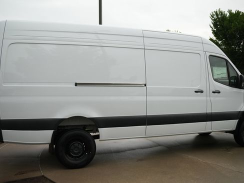 New 2025 Mercedes-Benz Sprinter 2500 image 8