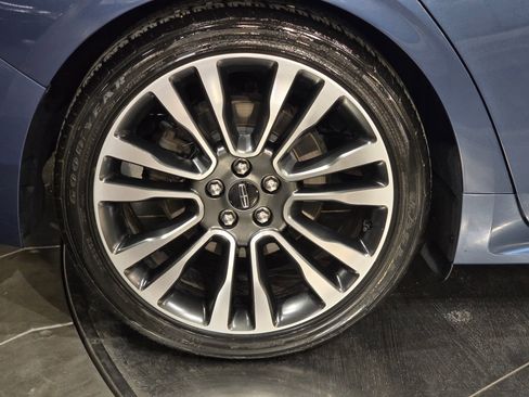 Used 2018 Lincoln Continental Reserve image 18