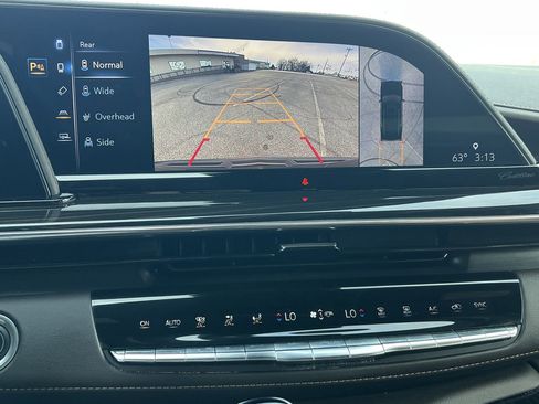 Used 2021 Cadillac Escalade Premium Luxury image 4