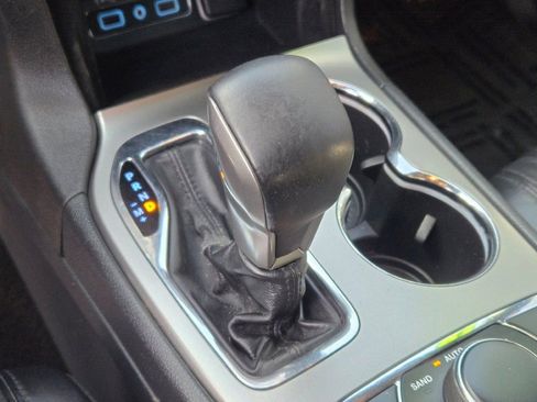 Used 2018 Jeep Grand Cherokee Limited image 28