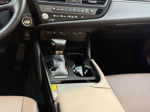 Used 2025 Lexus ES 350 Premium image 20