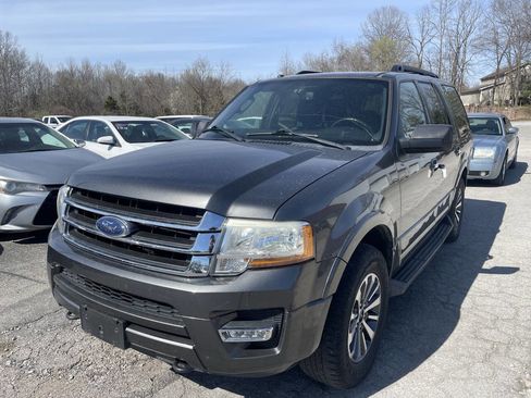 Used 2015 Ford Expedition XLT w/ Equipment Group 201A image 2