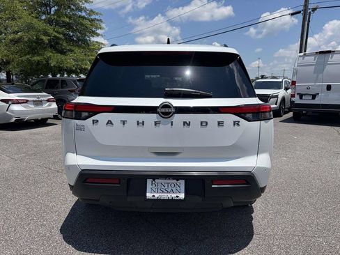 Used 2026 Nissan Pathfinder SV FWD image 4