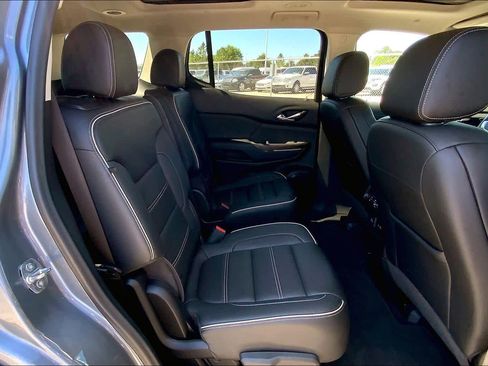 Used 2022 GMC Acadia Denali w/ Denali Ultimate Package AWD/4WD image 19