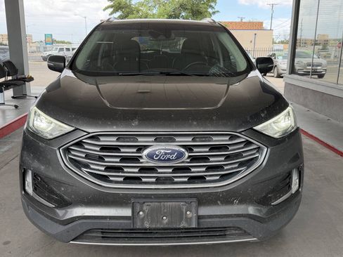 Used 2019 Ford Edge Titanium w/ Equipment Group 301A FWD image 3