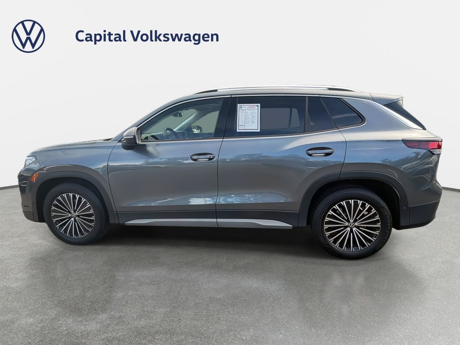 Used 2026 Volkswagen Tiguan S FWD image 8