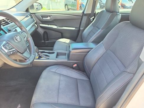 Used 2016 Toyota Camry SE FWD image 15