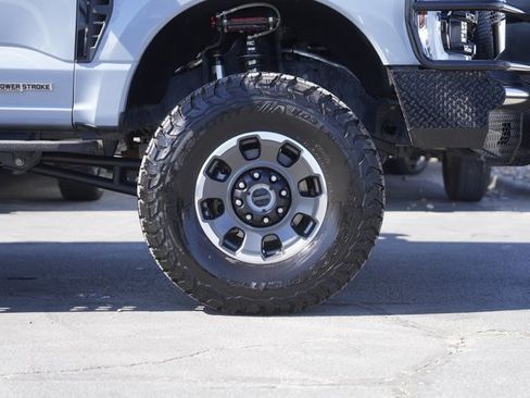 Used 2024 Ford F250 Lariat w/ Tremor Off-Road Package image 4