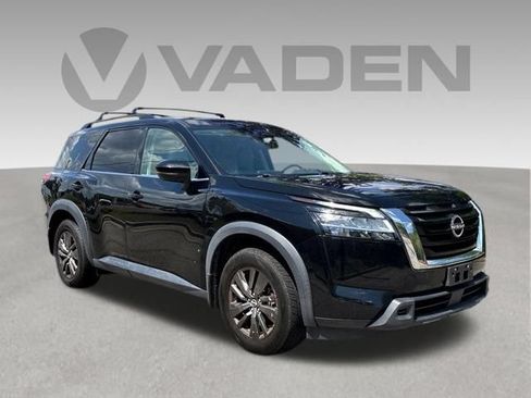 Certified 2022 Nissan Pathfinder SV w/ SV Premium Package AWD/4WD image 1