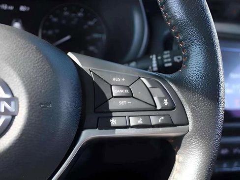 Used 2024 Nissan Kicks SR w/ SR Premium Package FWD image 11