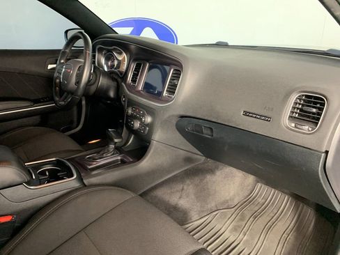 Used 2018 Dodge Charger R/T Scat Pack RWD image 38