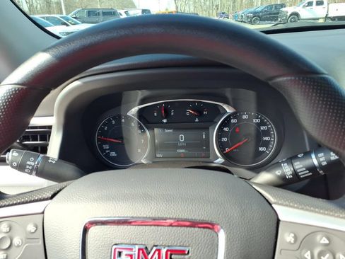 Used 2023 GMC Acadia SLE w/ Driver Convenience Package FWD image 11