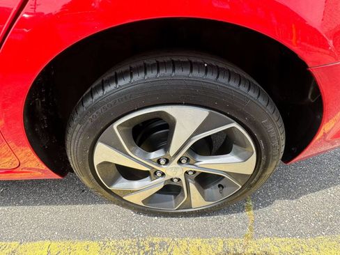 Used 2020 Chevrolet Sonic Premier image 38