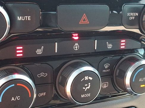 Used 2022 RAM 1500 Big Horn AWD/4WD image 26
