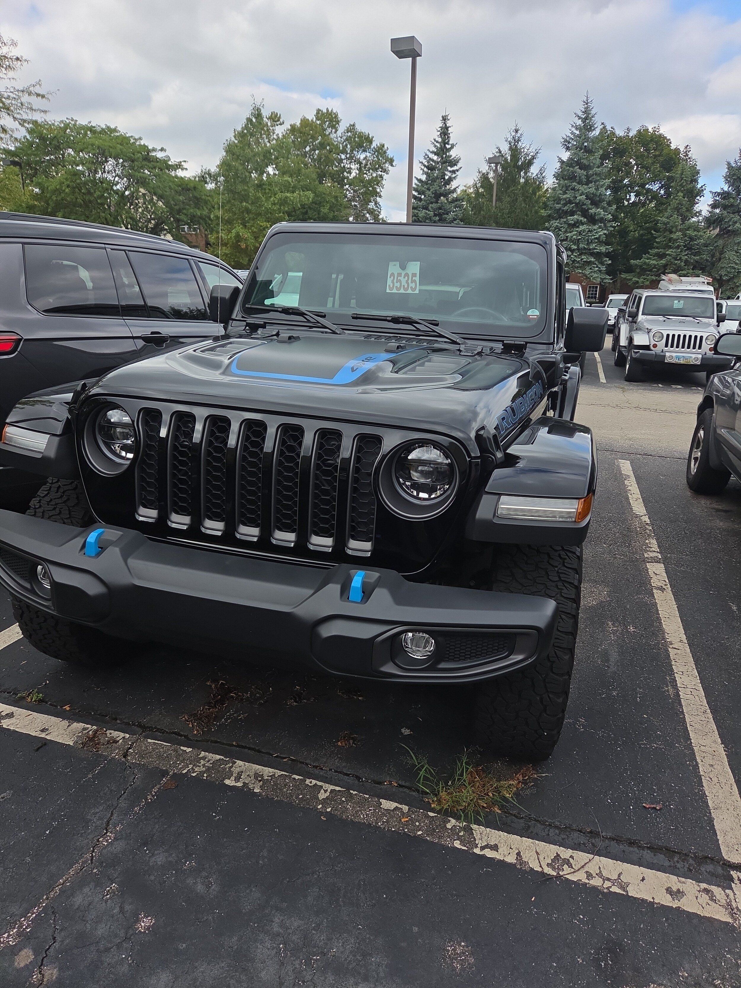 Used 2023 Jeep Wrangler Unlimited Rubicon 4xe w/ Cold Weather Group AWD/4WD image 1