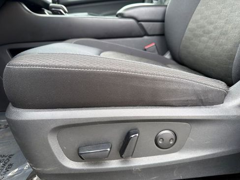 Used 2024 Nissan Pathfinder SV AWD/4WD image 11