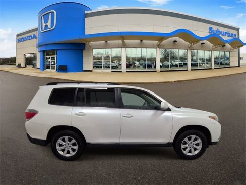 Used 2013 Toyota Highlander Plus image 9