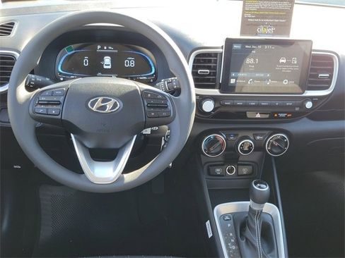 New 2026 Hyundai Venue SE image 4