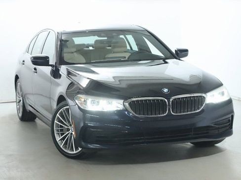 Used 2020 BMW 530i xDrive w/ Premium Package image 2