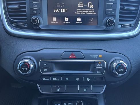 Used 2020 Kia Sorento LX w/ LX I4 Convenience Package image 18