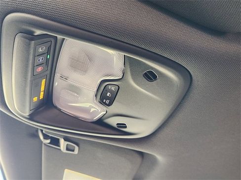 Used 2023 Chevrolet TrailBlazer RS image 25