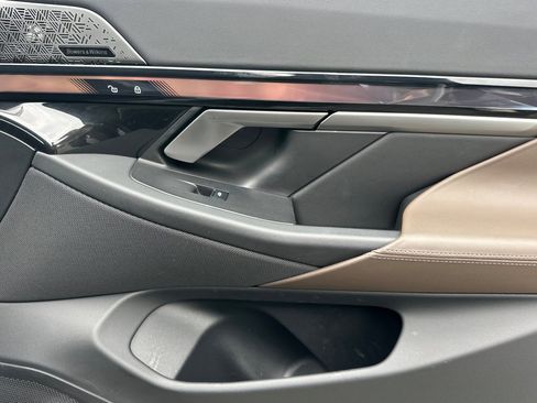 Used 2024 BMW i5 eDrive40i w/ Premium Package image 21