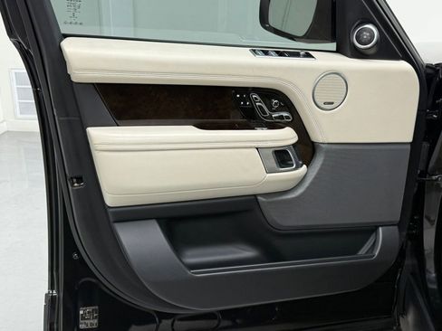 Used 2019 Land Rover Range Rover Supercharged image 14