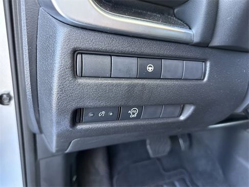 Used 2023 Nissan Rogue SV image 19