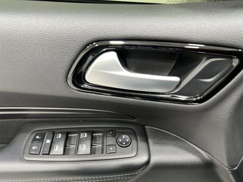 Used 2024 Dodge Durango SXT image 13