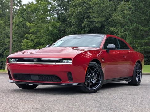 Used 2024 Dodge Charger Daytona R/T w/ Plus Group AWD/4WD image 4