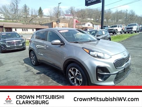 Used 2020 Kia Sportage LX image 1