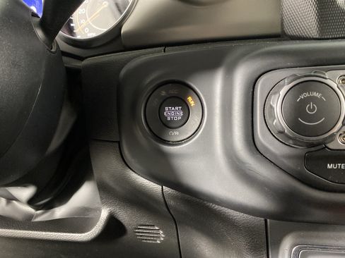 Used 2022 Jeep Wrangler Unlimited Sport AWD/4WD image 24