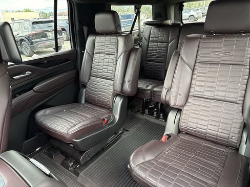 Used 2023 Cadillac Escalade ESV Sport Platinum w/ LPO, ONYX Package AWD/4WD image 31