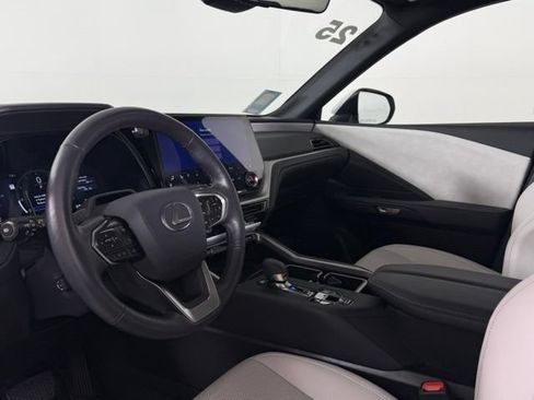 Used 2025 Lexus TX 350 AWD image 4