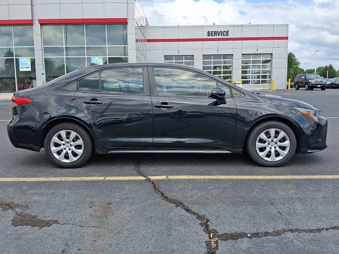 Used 2021 Toyota Corolla LE FWD image 5