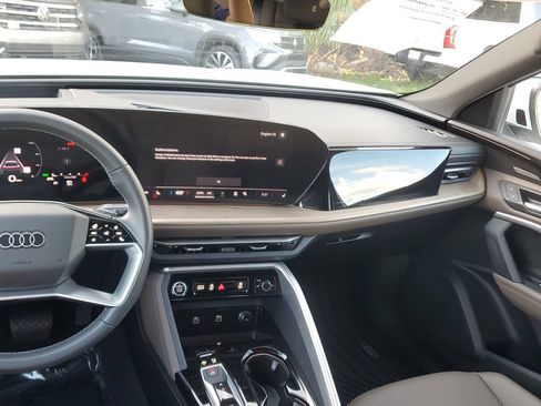 Certified 2025 Audi Q5 Premium Plus w/ Premium Plus AWD/4WD image 21