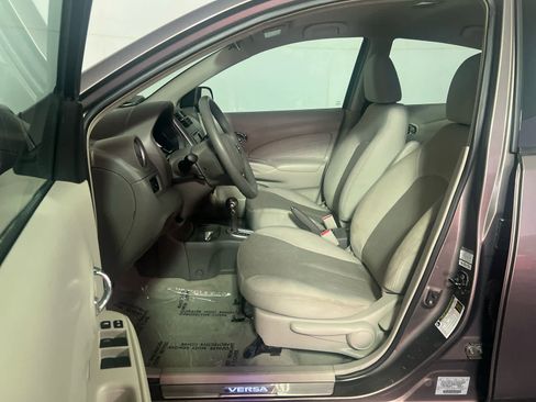 Used 2014 Nissan Versa SL w/ Tech Package image 19