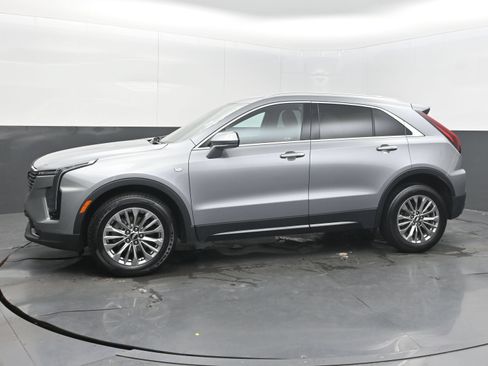 Used 2024 Cadillac XT4 Premium Luxury FWD image 5