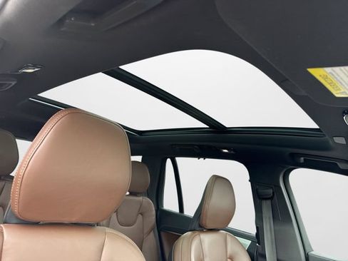 Certified 2023 Volvo XC90 B6 Ultimate w/ Protection Package AWD/4WD image 19