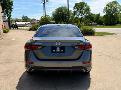Used 2020 Nissan Sentra SV image 4