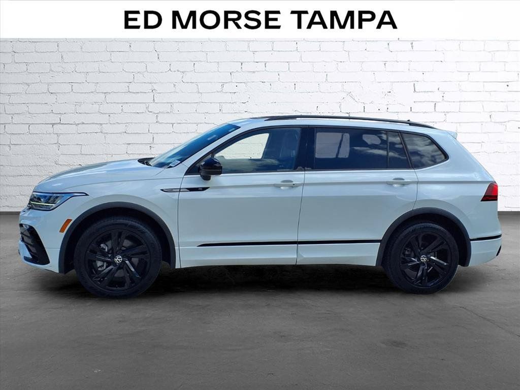 Used 2023 Volkswagen Tiguan SE R-Line FWD image 2