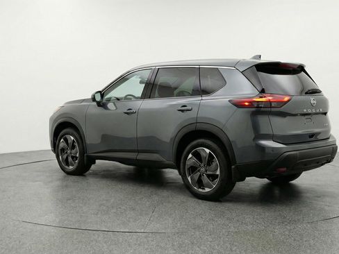 Used 2025 Nissan Rogue SV FWD image 5