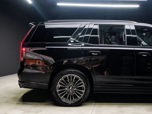 Used 2023 Cadillac Escalade V AWD/4WD image 16