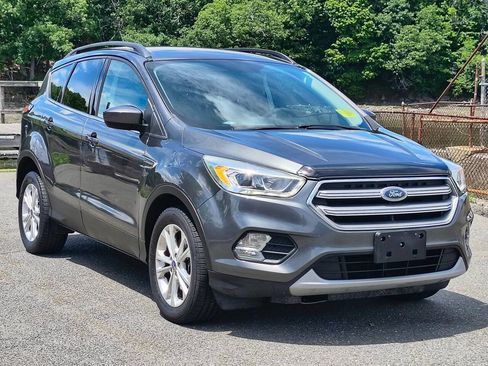 Used 2017 Ford Escape SE w/ Equipment Group 201A AWD/4WD image 1